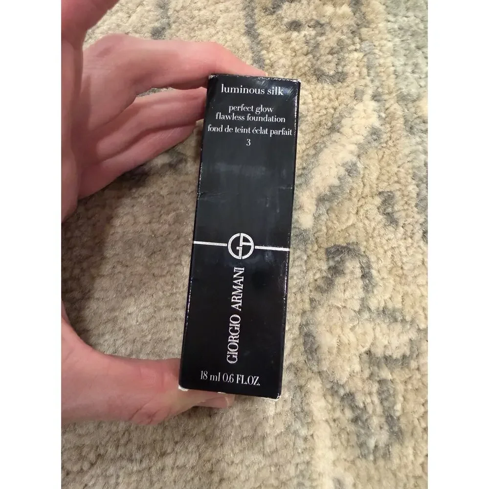 Giorgio Armani Luminous Silk Foundation Shade 4 SIZE 18 ML NIB NEW